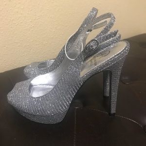 NWT Adrianna Papell -never worn size 7